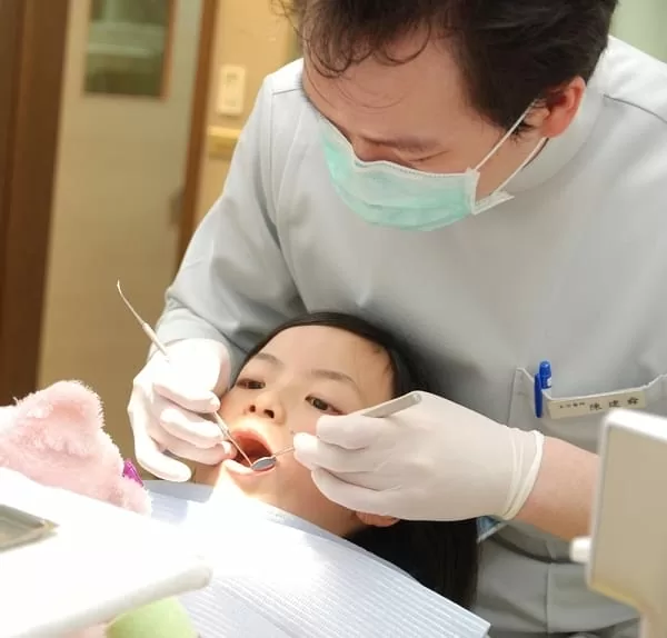 兒童預防蛀牙 - 臼齒溝隙封填 兒童預防蛀牙 - 臼齒溝隙封填